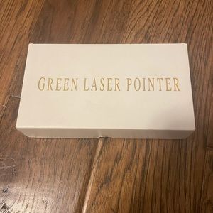 GREEN LASER POINTER (so cool)